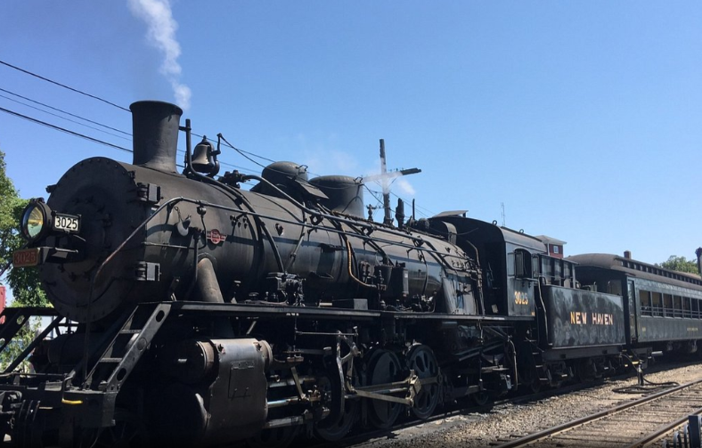 Small Group of 1-6 Guests | Essex+Martha’s Vineyard 2-Day Tour