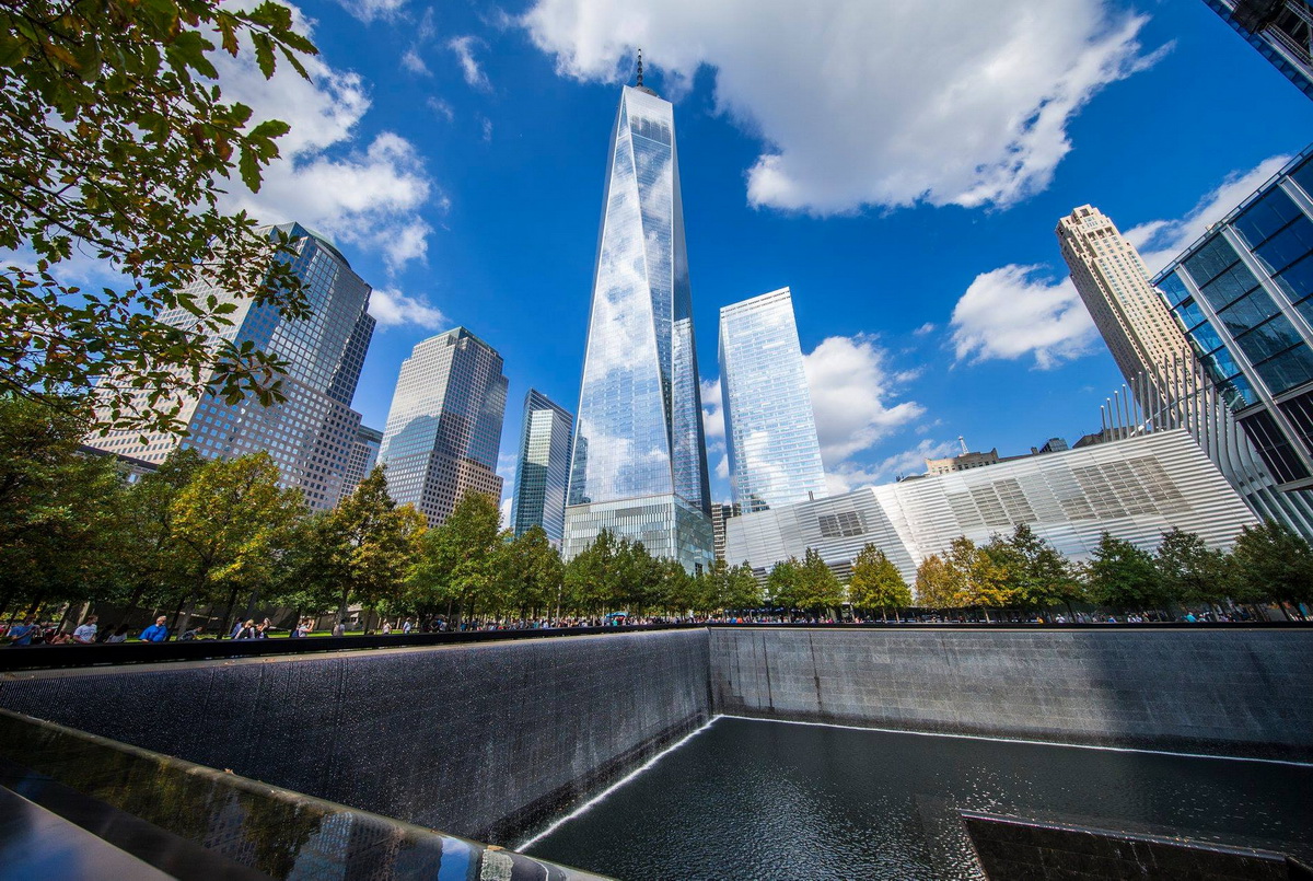 A Half Day Walk Tour across Wall Street (English Tour)