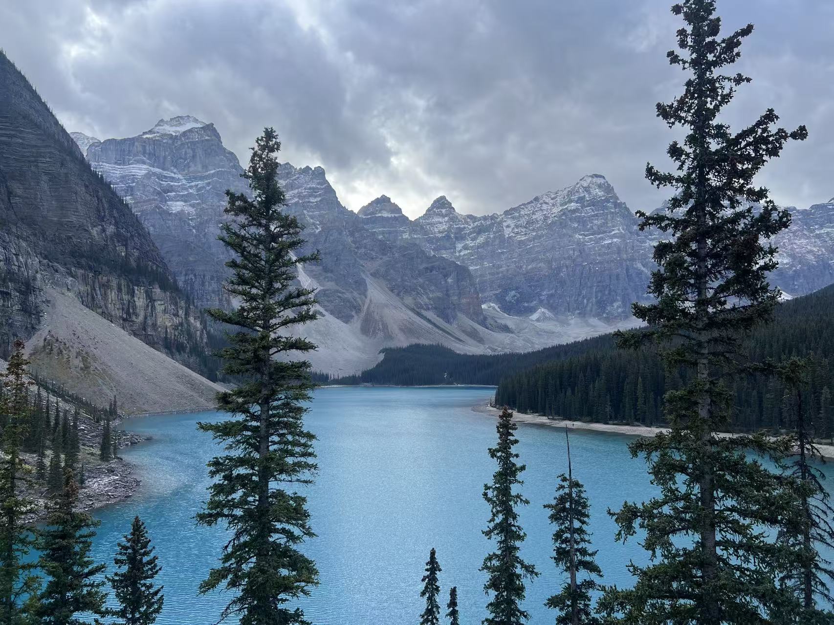 5-Day Calgary Pickup+Banff National Park+Lake Louise+Columbia Icefield+Sanwaputa Falls (One Night Stay at Glacier View Lodge) (Package)